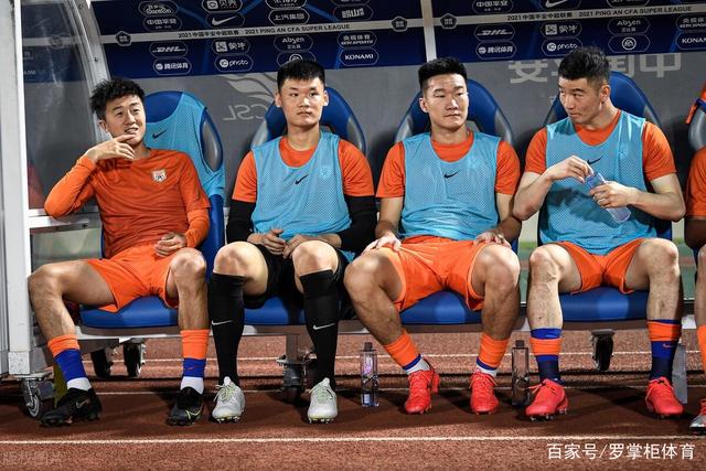 拜仁慕尼黑转会动态：科纳特与莱奥的传闻背后
